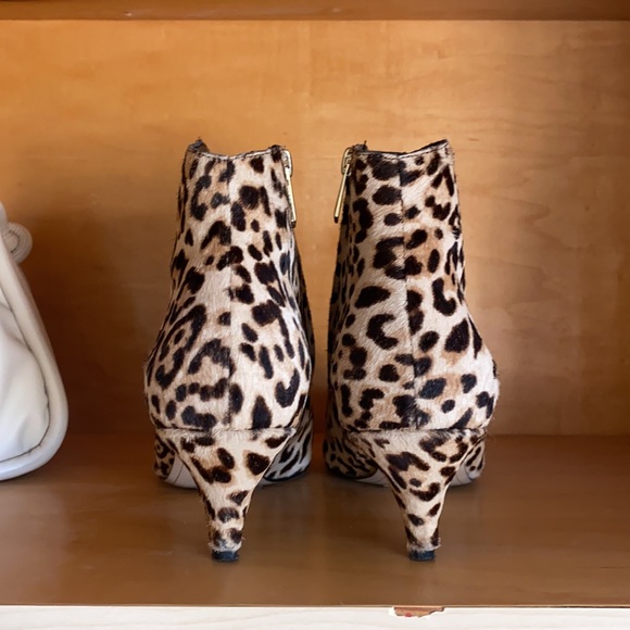 SIZE 8.5 LEOPARD SAM EDELMAN KINZEY KITTEN HEEL BOOTIE - Picture 3 of 5